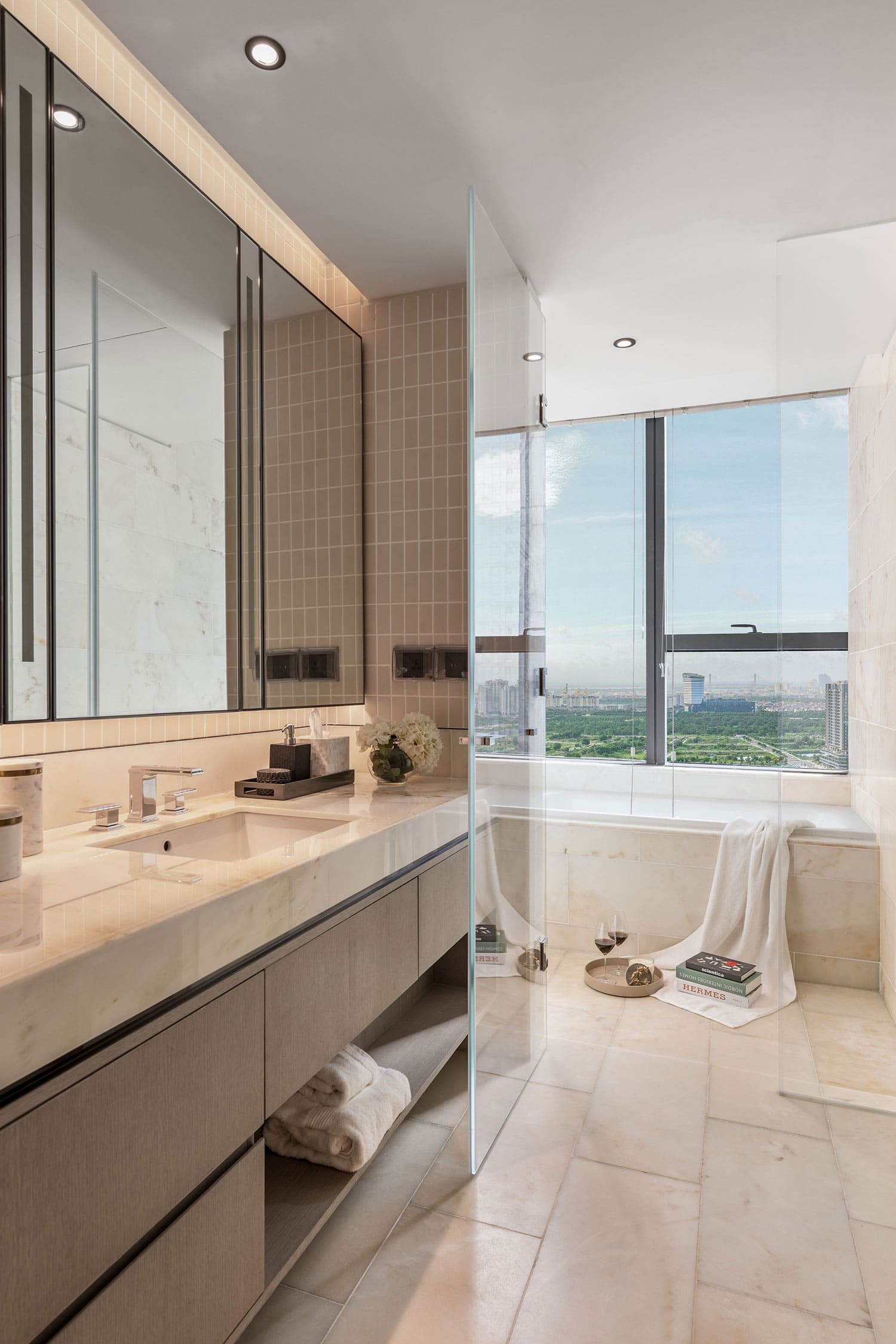 Bên trong căn hộ hàng hiệu Marriott dự án Grand Marina Saigon.
