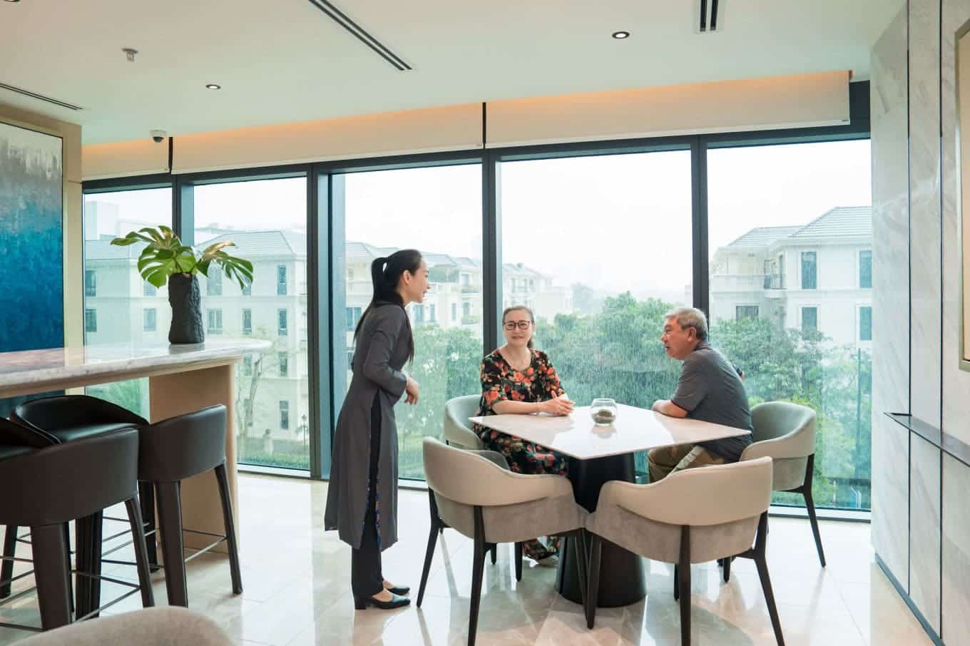 Đội ngũ quản gia được đào tạo để đáp ứng các yêu cầu của cư dân.